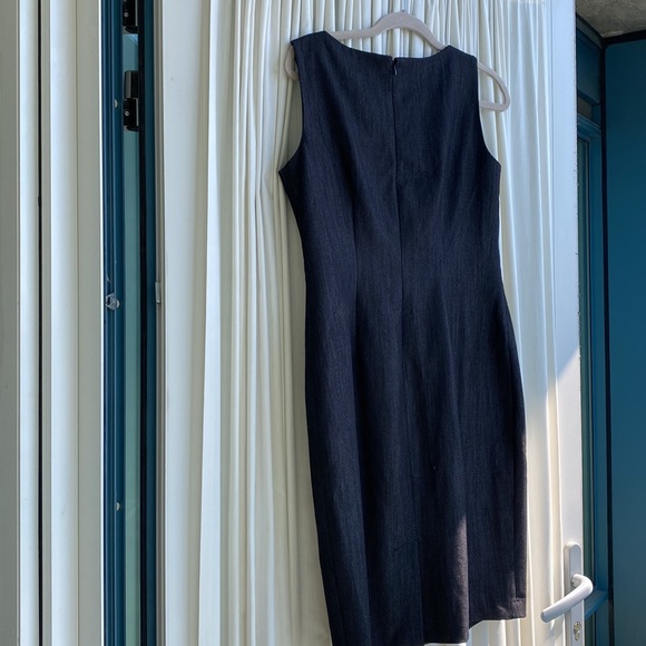 Calvin Klein - size 8 - easy shift dress - beautiful blue w texture - Picture 5 of 6